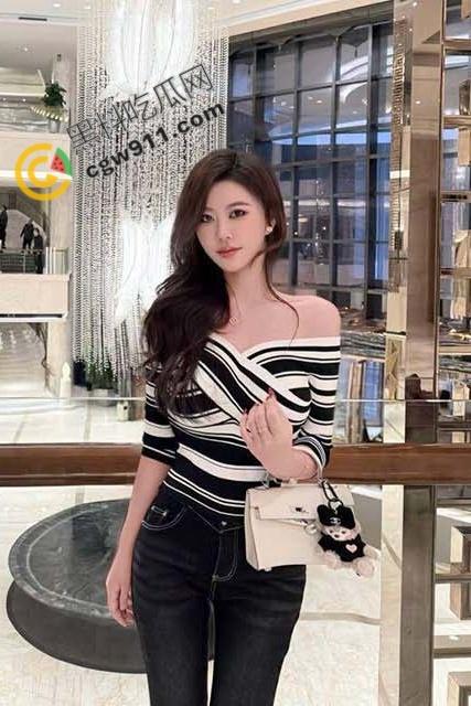 海角乱伦大神偷吃小姨子！主动挑战户外露出大冒险，深夜公厕上演激情性爱，差点被发现吓到不行  第3张