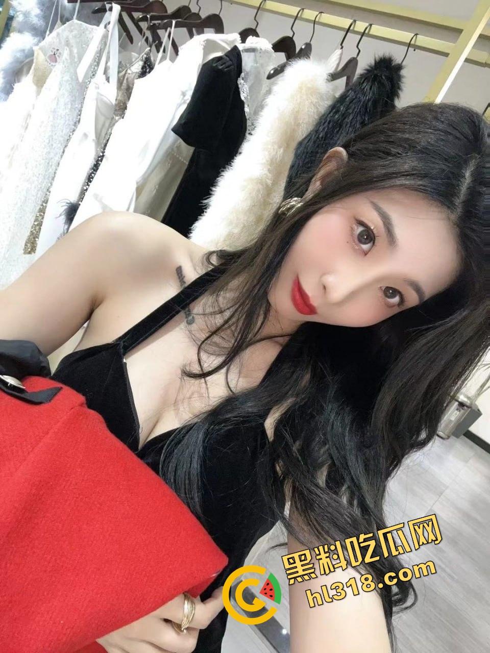 武汉顶奢SM会所曝光变态癖，绳结卡逼眼磨到直流水，吊着来回蹭得腿抖颤，贫穷限制了想象！  第1张