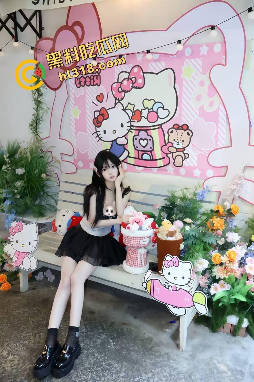 武汉顶奢SM会所曝光变态癖，绳结卡逼眼磨到直流水，吊着来回蹭得腿抖颤，贫穷限制了想象！  第8张