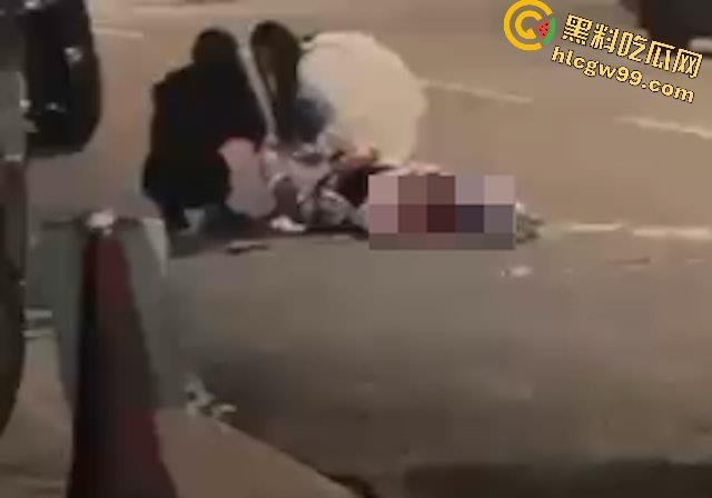 现实黑社会香港选坐馆前的争斗，【胜和】骨干被【新义安】众刀手驾车包抄，乱刀追砍搏杀至死  第7张