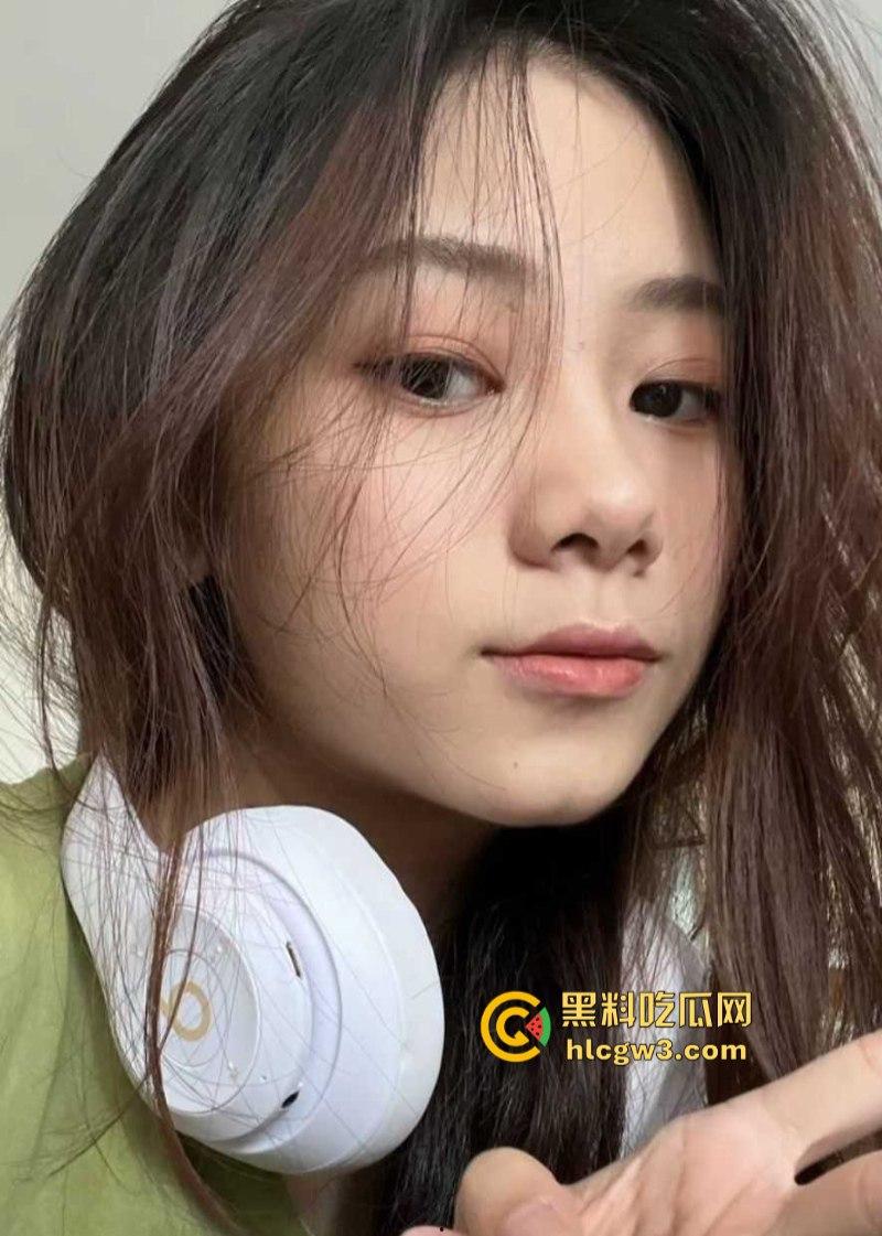 21岁模特级绝品前女友【蔡玲】被渣男泄密裸聊视频 还是一位喜欢吃鸡操逼的反差母狗! 第1张 21岁模特级绝品前女友【蔡玲】被渣男泄密裸聊视频 还是一位喜欢吃鸡操逼的反差母狗! 第1张