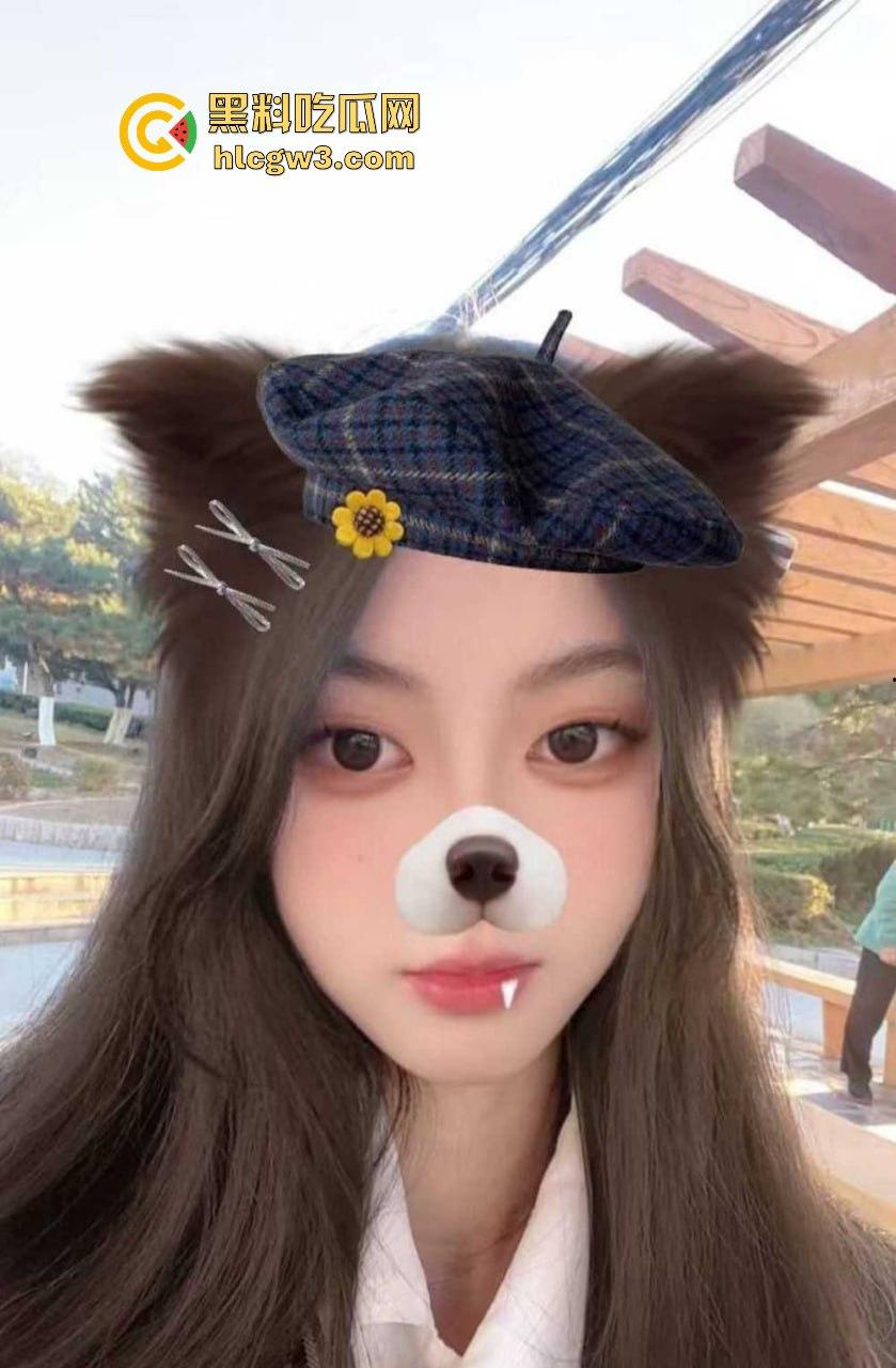 四川资阳高级职业中学的【彭万珊】情窦初开的年纪竟然在网上大玩露骨套路 发骚裸照引爆全网！  第3张