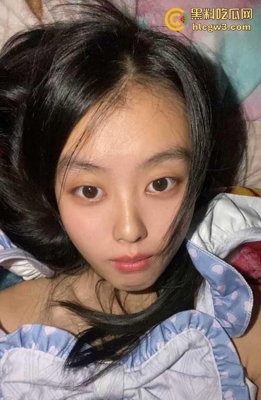 四川资阳高级职业中学的【彭万珊】情窦初开的年纪竟然在网上大玩露骨套路 发骚裸照引爆全网！  第8张