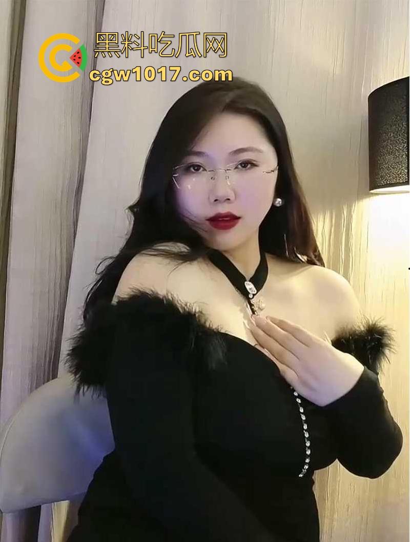 快手微胖熟女网红【耲戇薹脔素姐】不雅视频流出！线下被大哥约炮，跪地含屌猛舔，完美露脸浪叫销魂！  第4张