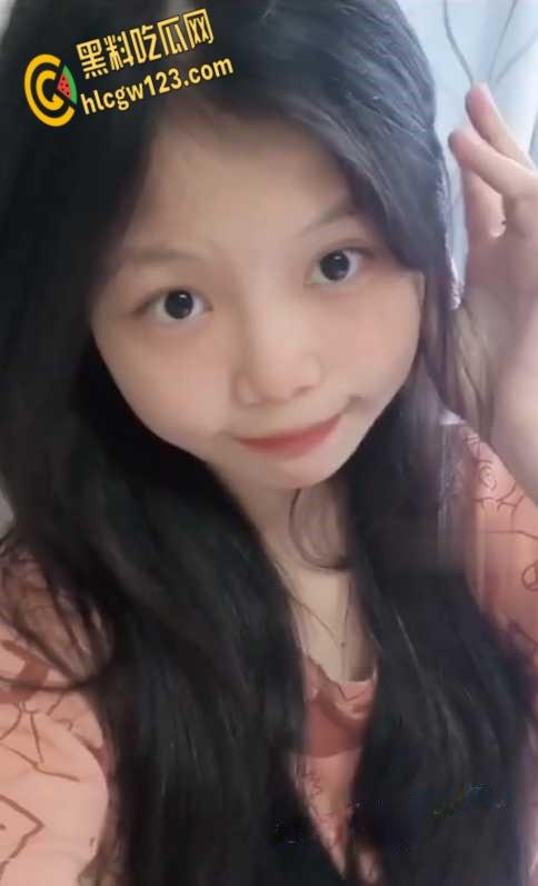 福建泉州师范学院【胡琼月】， 热恋期间约炮调教视频曝光， 后入爆操最后全射口中！  第1张