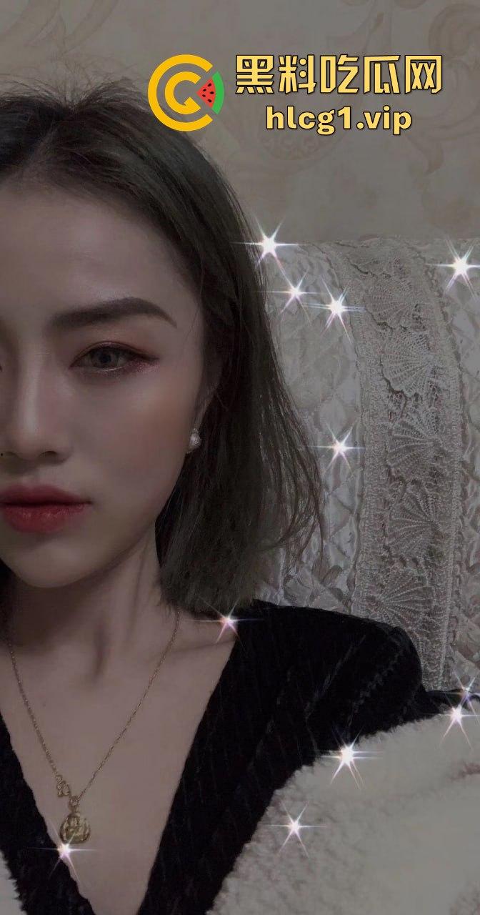 下班后的丝袜小姐姐有多诱人？酒店约炮，丝袜塞嘴里每次都爽翻天！  第2张