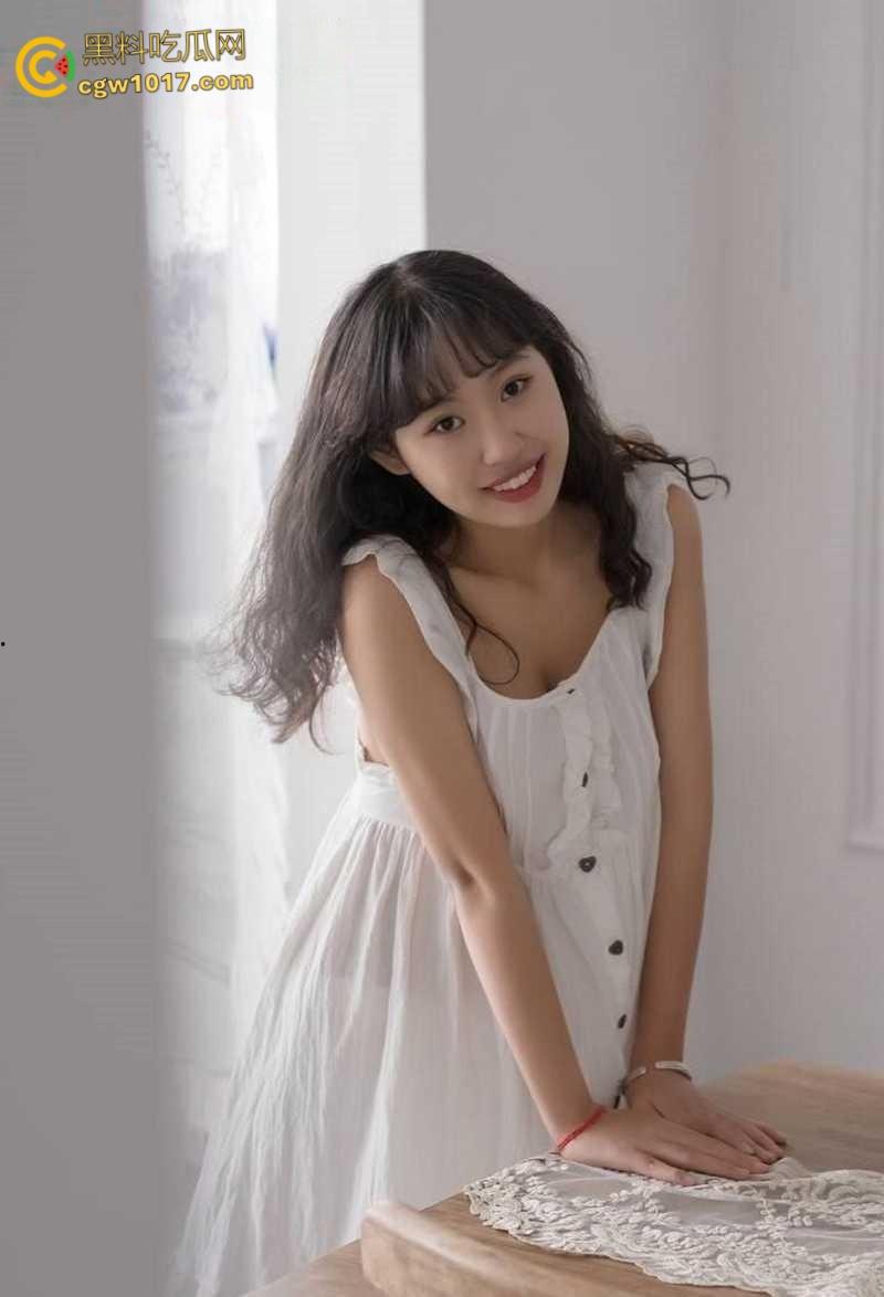 贵州爆乳嫩妹【张静玲】,手持身份证全裸自拍还债 ,浴缸岔腿揉穴自慰,巨乳晃到失焦,为了碎银甘当母狗! 第3张 贵州爆乳嫩妹【张静玲】,手持身份证全裸自拍还债 ,浴缸岔腿揉穴自慰,巨乳晃到失焦,为了碎银甘当母狗! 第3张