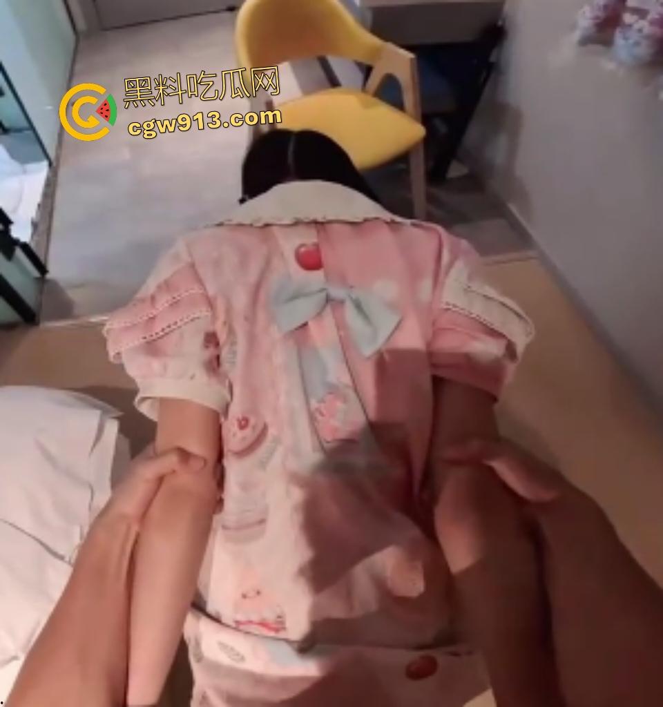 高中双马尾萝莉性欲爆发!樱桃嘴主动送上口交,娇嫩小穴被无套猛操,厕所里被小哥抓辫后入练习骑马! 第7张 高中双马尾萝莉性欲爆发!樱桃嘴主动送上口交,娇嫩小穴被无套猛操,厕所里被小哥抓辫后入练习骑马! 第7张