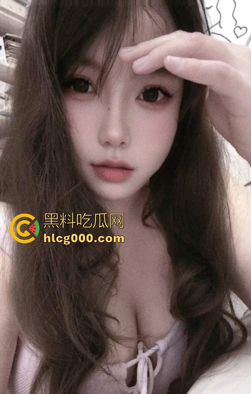 抖音巨乳主播【Primadonna】直播自慰，手指在被子下操纵着跳蛋，听着湿润的水声，眼神逐渐迷离，巨刺激！  第2张