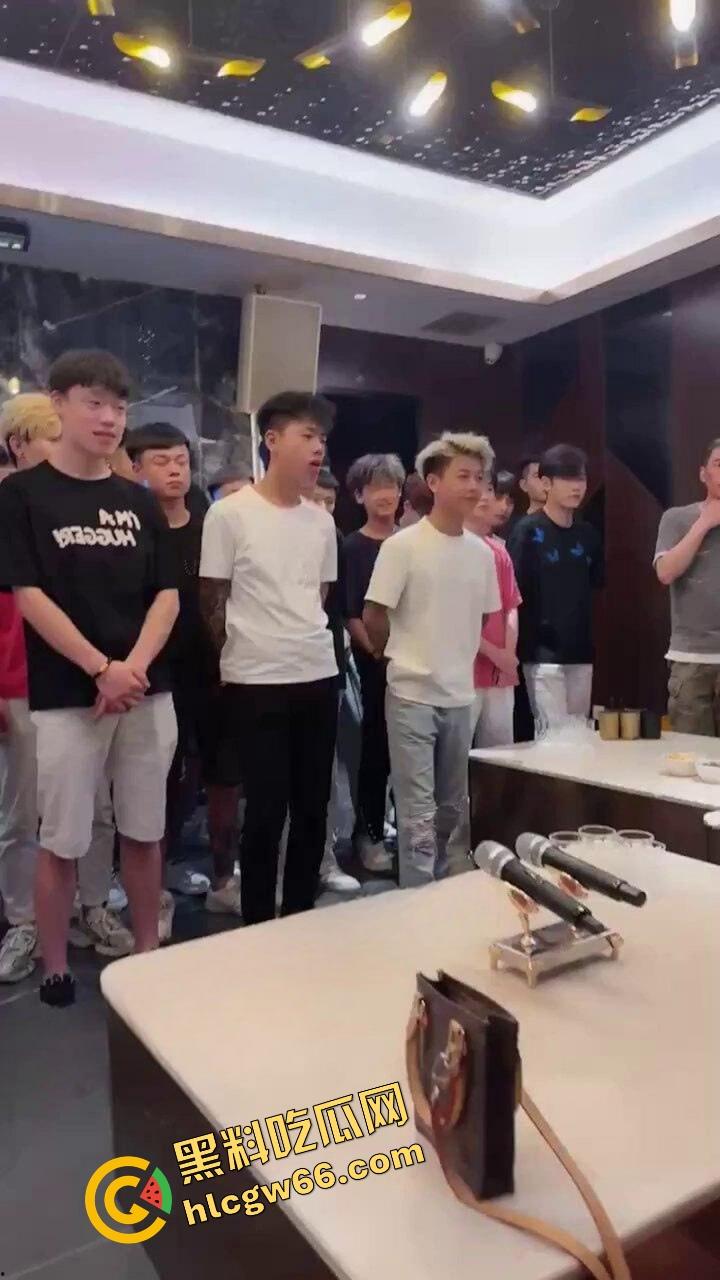 抖音大瓜之重生之我被绑到缅北当鸭子失踪人口壮壮哥哥回归，被卖去红楼当鸭天天让富婆操得不想回来！  第9张