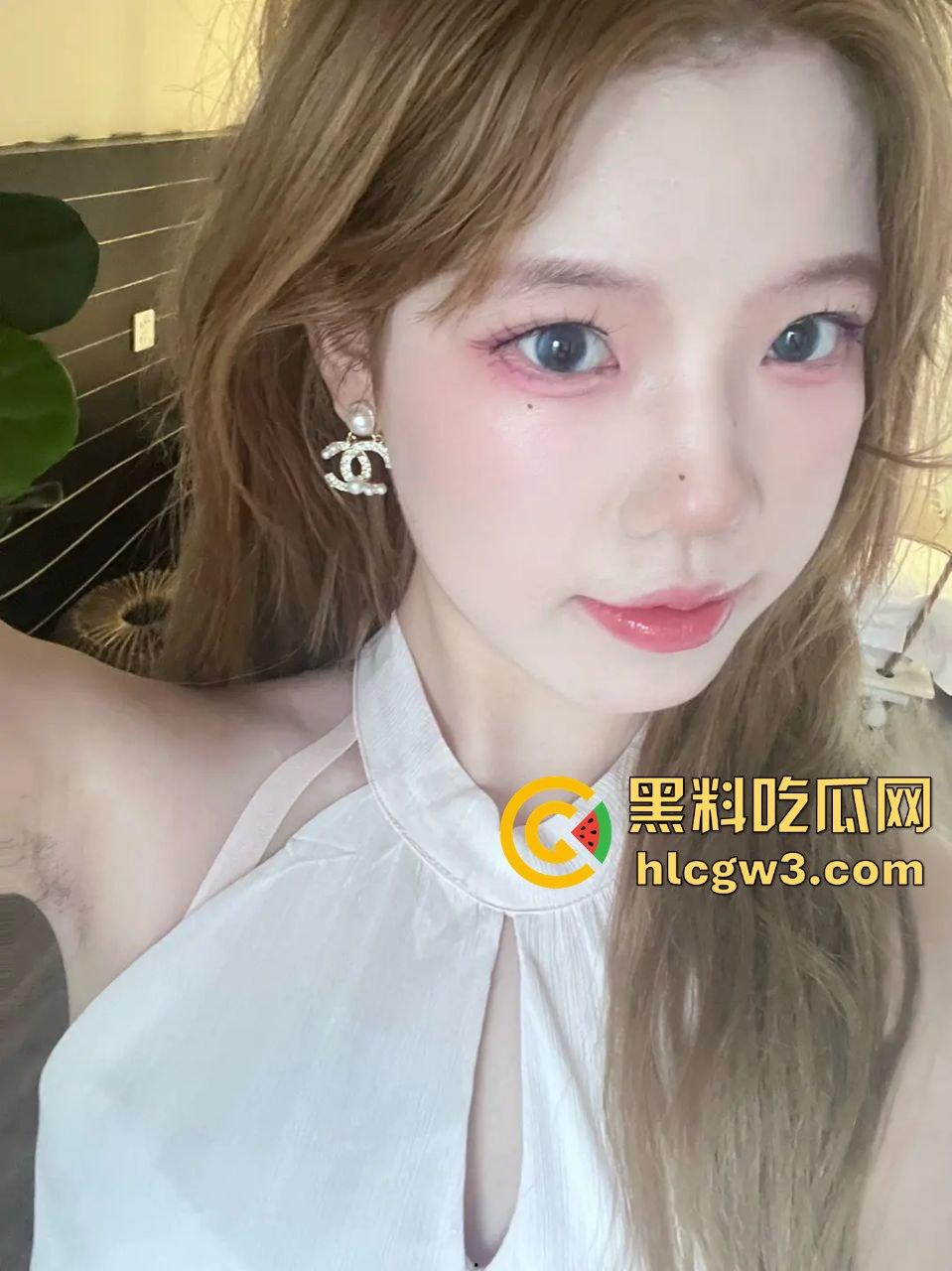 推特反差母狗【钰子】退圈 找到有钱大哥当干爹，从互联网鸡变成干女儿，夜夜换新姿势伺候骚劲不减！  第2张