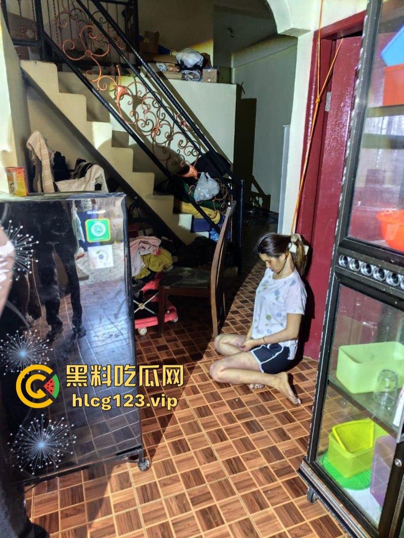 胆小慎入 印尼女子家中上吊自杀 被发现时人都硬了 视频曝光自杀细节 第6张 胆小慎入 印尼女子家中上吊自杀 被发现时人都硬了 视频曝光自杀细节 第6张