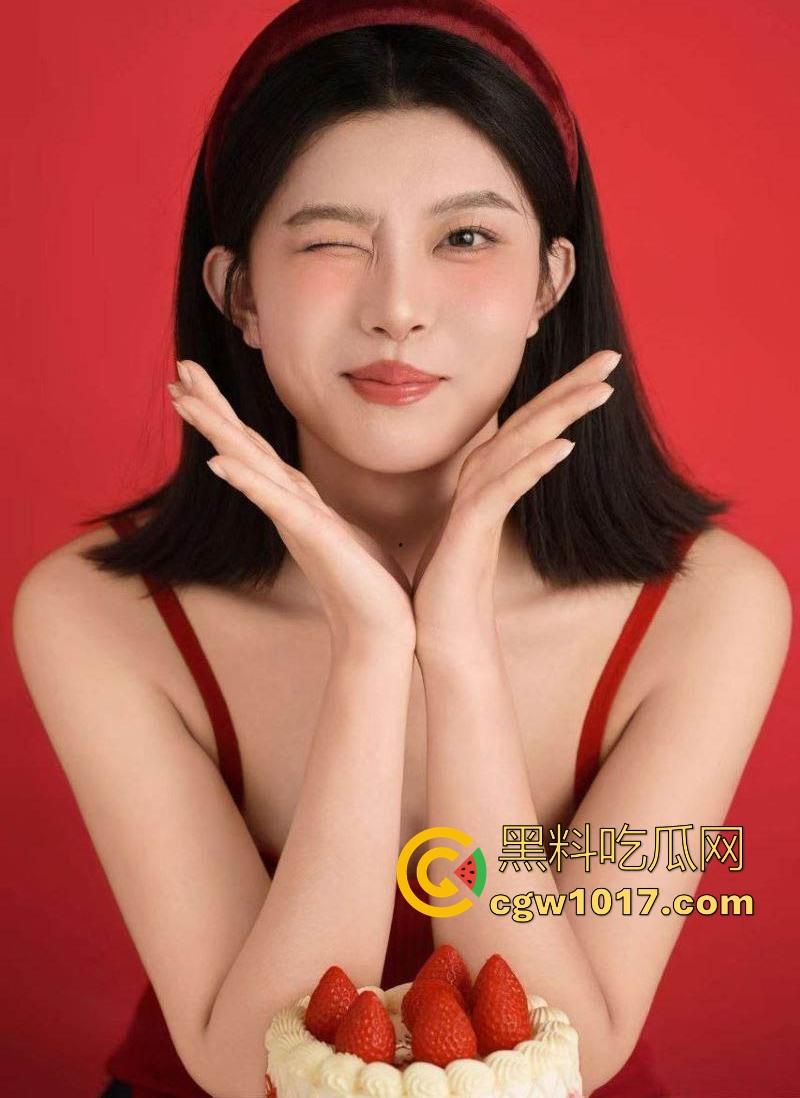 杭州气质女神【李婉汐】不雅视频流出，被无套爆操调教，口交深喉眼神销魂，直击灵魂的反差婊巅峰，实在是太骚了！  第1张