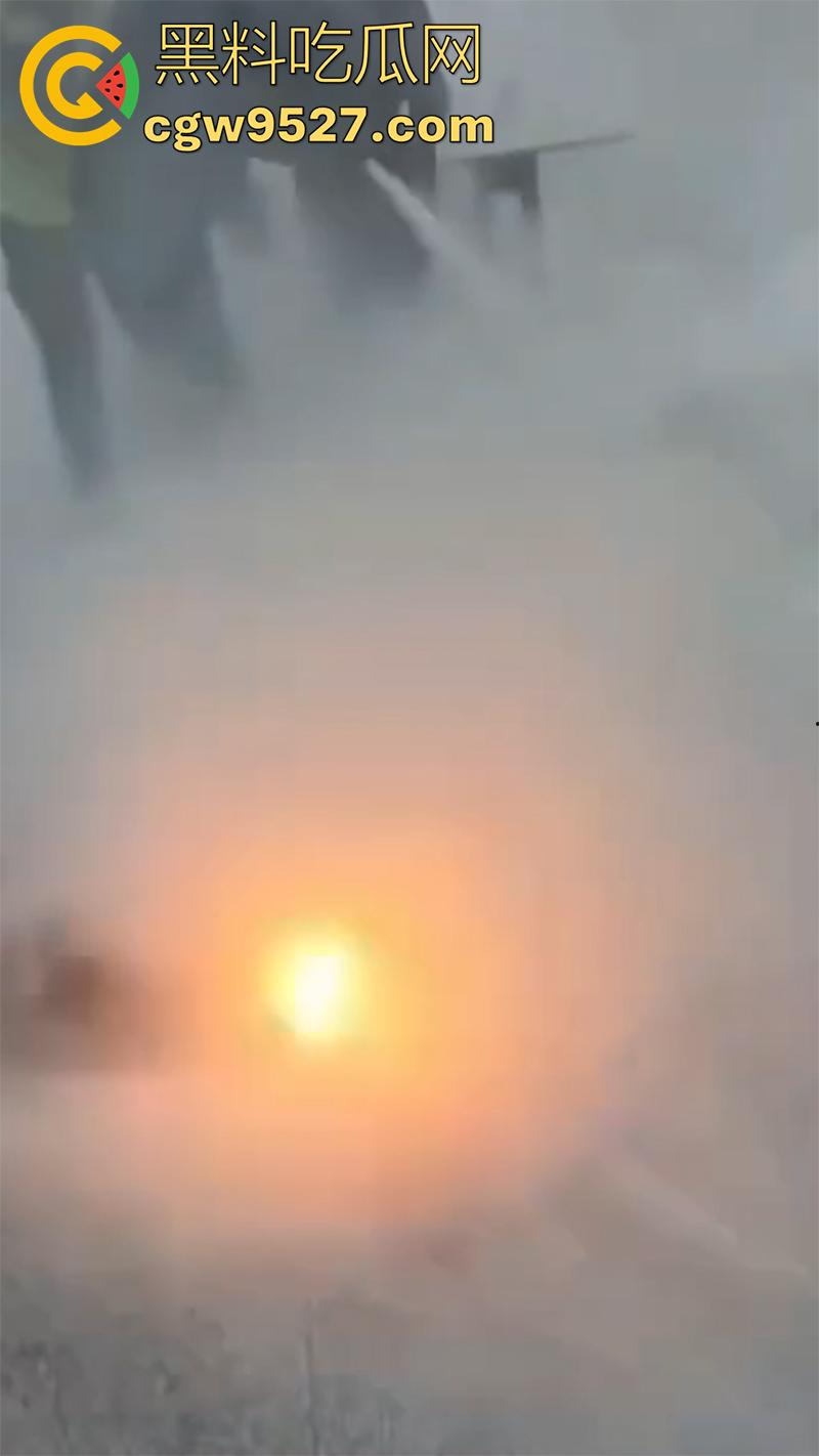 哈萨克斯坦男子，在阿拉木图机场自焚，火势很快被扑灭，受害者被送往市立医院接受治疗！  第5张