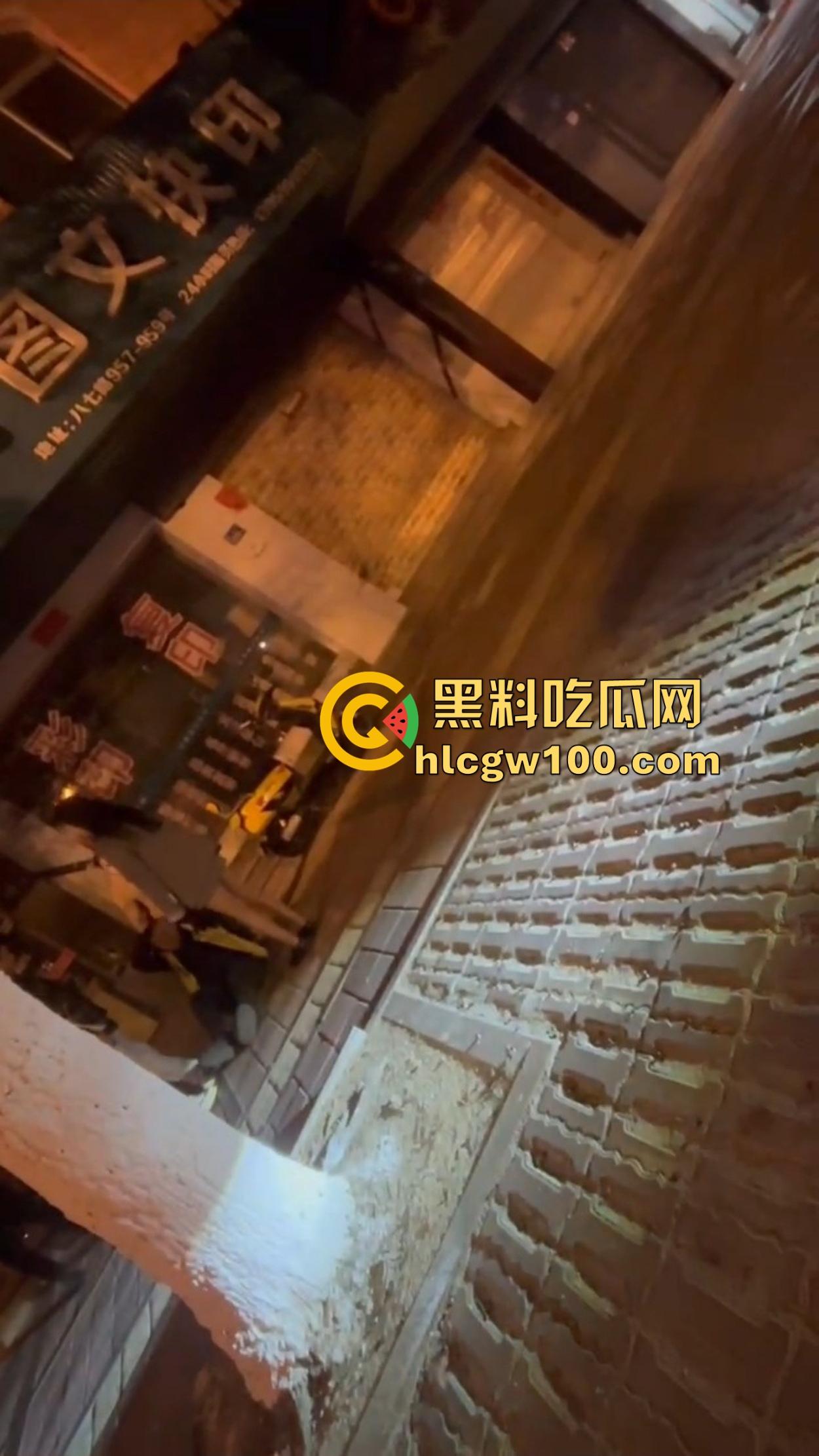 深圳街头大G车主醉汉闹事,嫌代驾收费贵,怒骂拳打不够还拿头盔爆扣,代驾被砸得怀疑人生! 第6张 深圳街头大G车主醉汉闹事,嫌代驾收费贵,怒骂拳打不够还拿头盔爆扣,代驾被砸得怀疑人生! 第6张