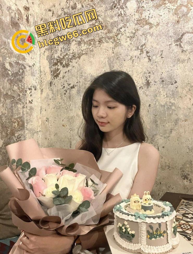 芜湖95后小伙调教00后嫩骚货【萌萌】从紧致小骚穴到贱狗体质，打屁股都浪叫，肉体调教彻底崩！  第1张