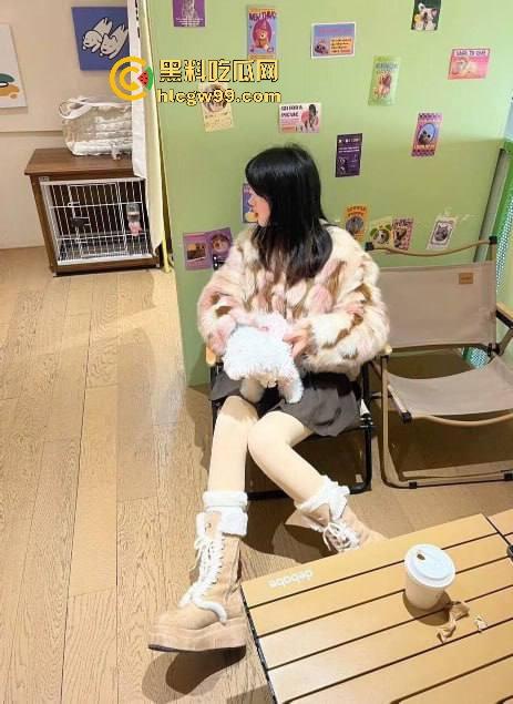 师范大学刚毕业的老师『 曹颖 』台上教语文台下当母狗，课堂上严肃教书，私下穿情趣装爱喝精液舔脚求疼爱！  第2张