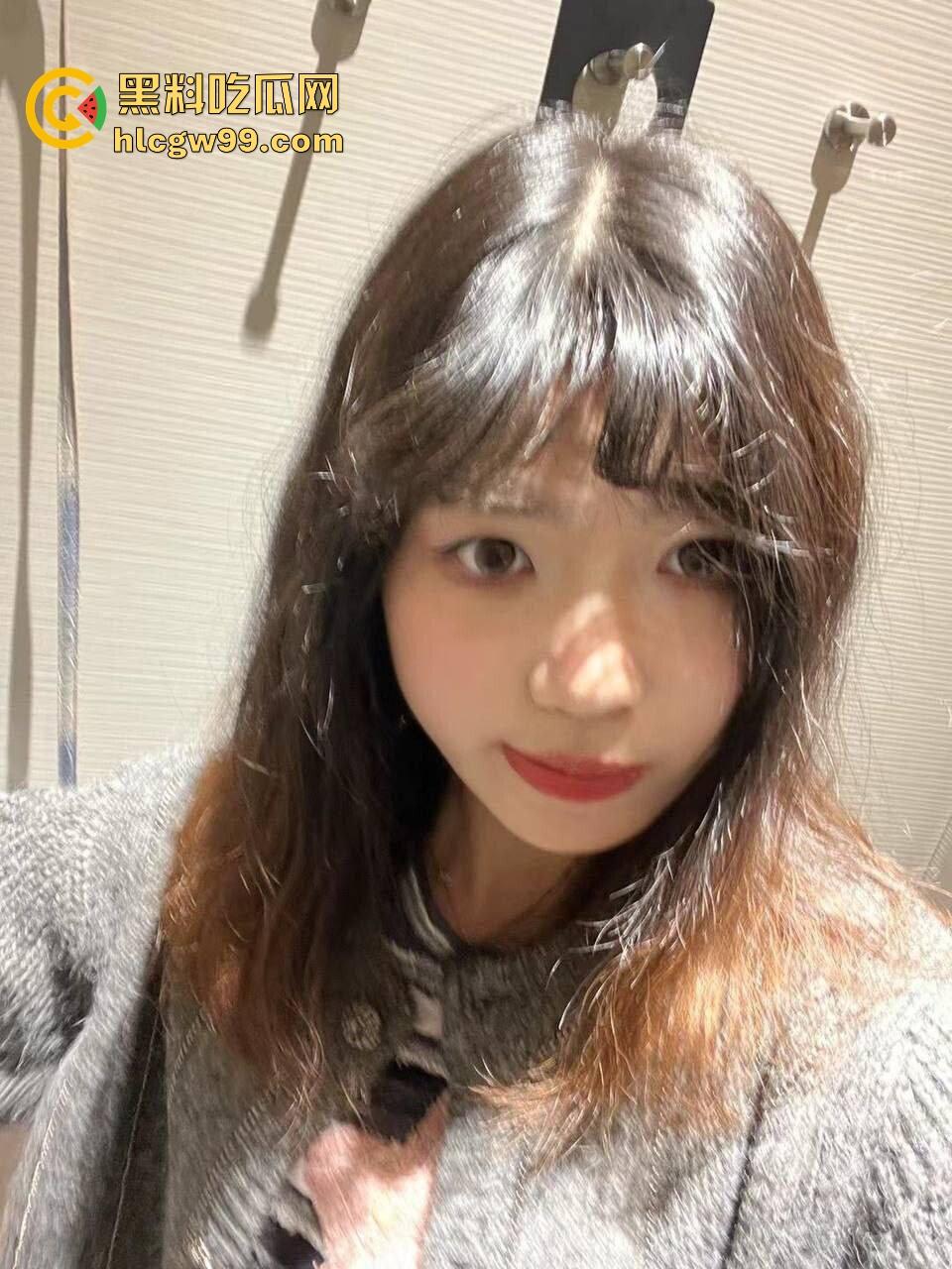 师范大学刚毕业的老师『 曹颖 』台上教语文台下当母狗，课堂上严肃教书，私下穿情趣装爱喝精液舔脚求疼爱！  第3张