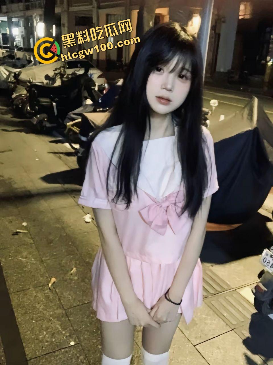 山西无锡职业纯欲反差骚鸡【戴玥】背着男友约炮酒吧单男，直插骚逼捏奶头！独家曝光流出！  第3张