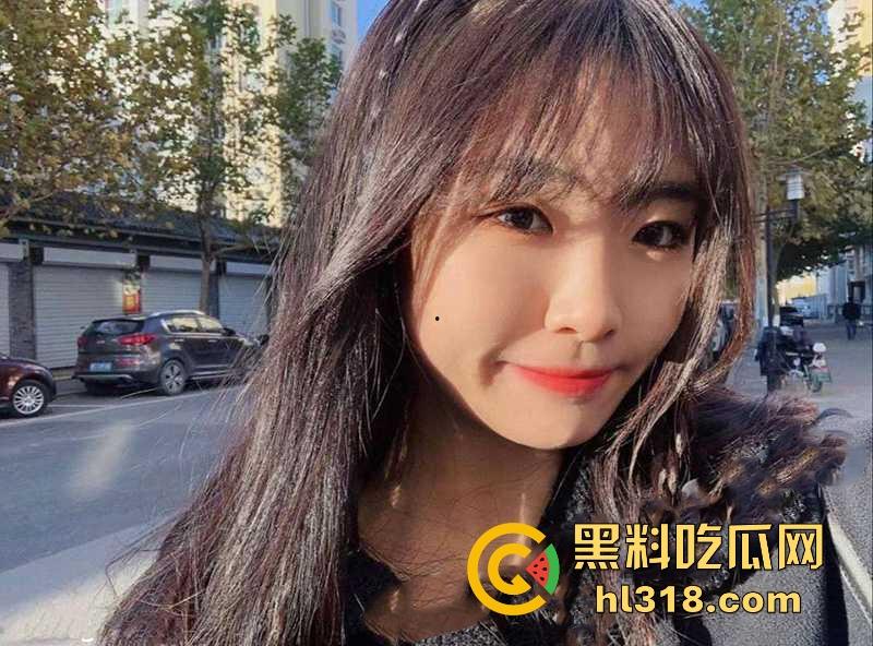 武汉大学反差学妹【李霜】人前清纯淑女背后却是男友专属淫荡母狗,极其反差淫荡,大量私密照视频流出! 第2张 武汉大学反差学妹【李霜】人前清纯淑女背后却是男友专属淫荡母狗,极其反差淫荡,大量私密照视频流出! 第2张