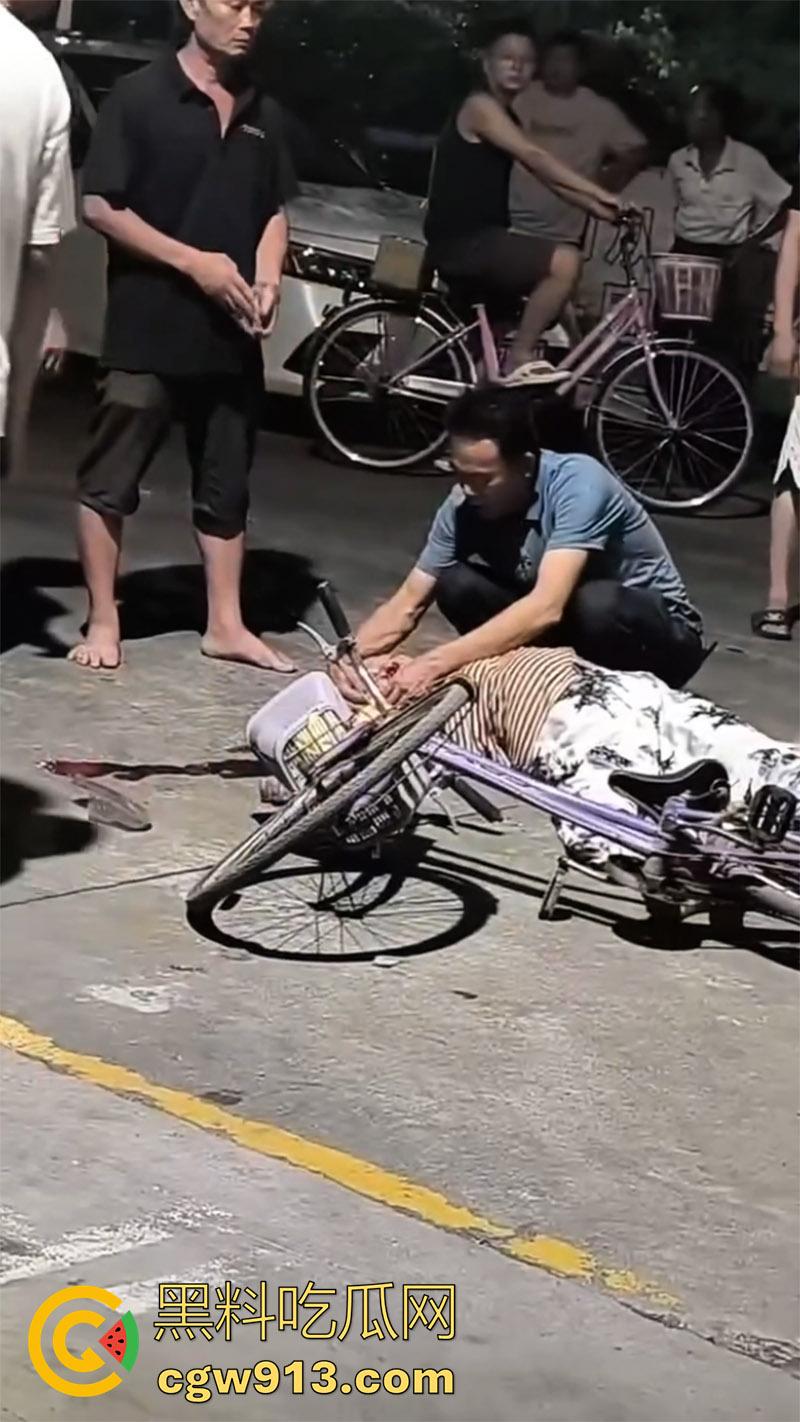 鬼火少年彻底慌了，广西精神小伙骑9号改装电摩撞死老人，不赔钱就得蹲十来年，眼见的彻底懵了！  第3张