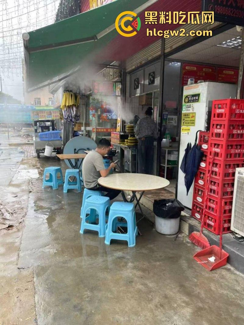 这么卷吗？广东中山市网红店【肠粉姐姐】黑丝长腿大美女现在卖肠粉都需要低胸职业装  第4张
