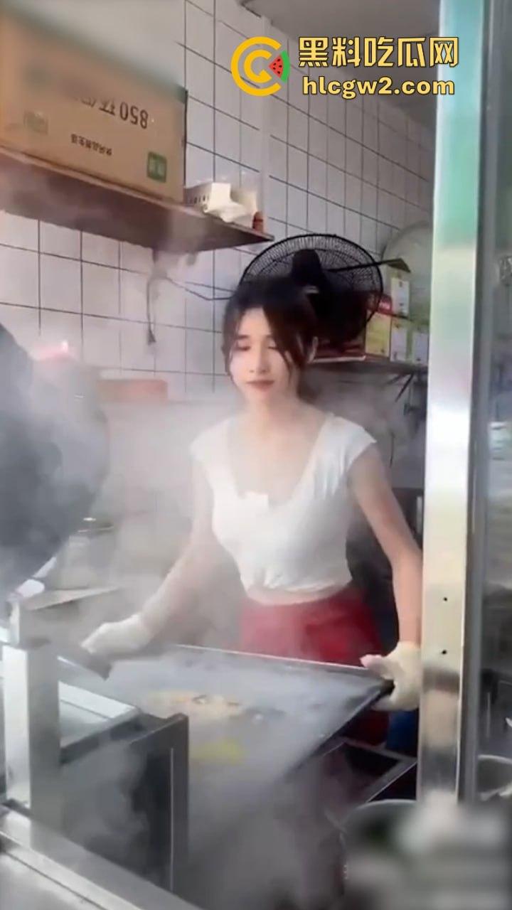 这么卷吗？广东中山市网红店【肠粉姐姐】黑丝长腿大美女现在卖肠粉都需要低胸职业装  第6张
