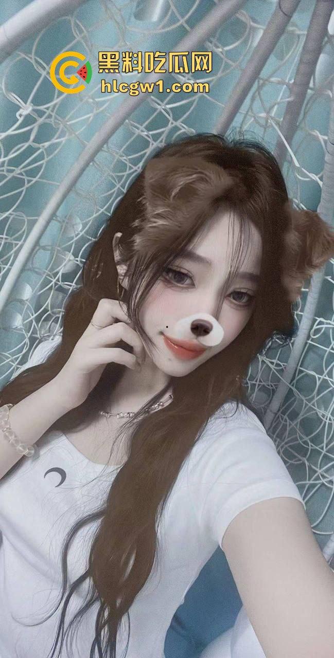 济南艺术学院大三御姐【蒋思】到处撩骚 发骚穴照给别人挂校园墙上还不知悔改！  第1张