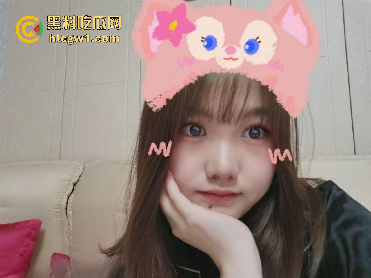 天津财经学院大三学姐【杨敏允】自拍流出！00后小妹子骚得很，和男友玩得真开！  第2张