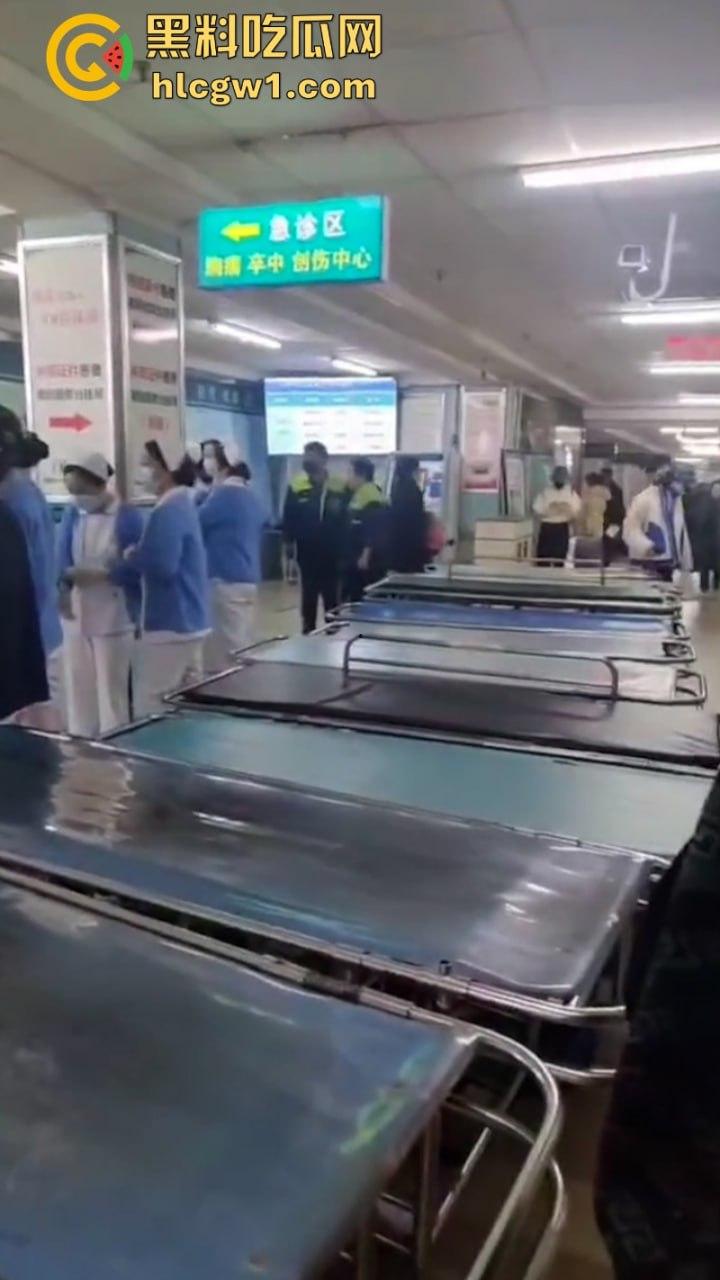 辽宁沈阳高速大巴车侧翻起火  50多名学生烧伤惨重 真实现场视频流出 第5张