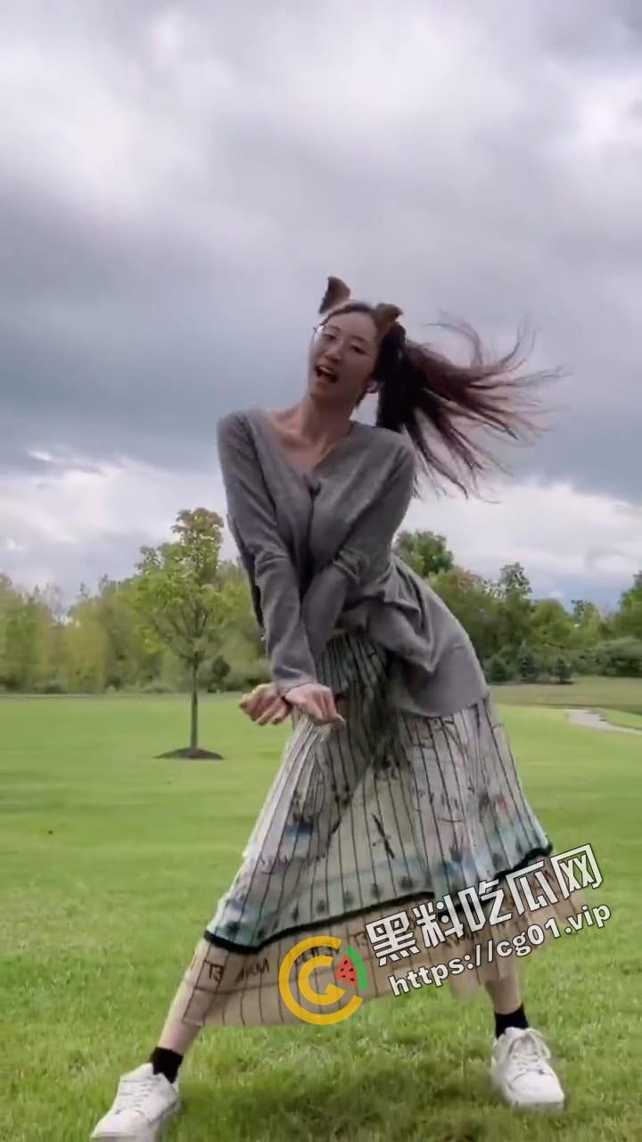 抖音 IG 油管 #只有鱼刺 内外两开花 真空激凸舞蹈视频 看得出是个胸怀志向且有真材实料的三好女青年  第6张