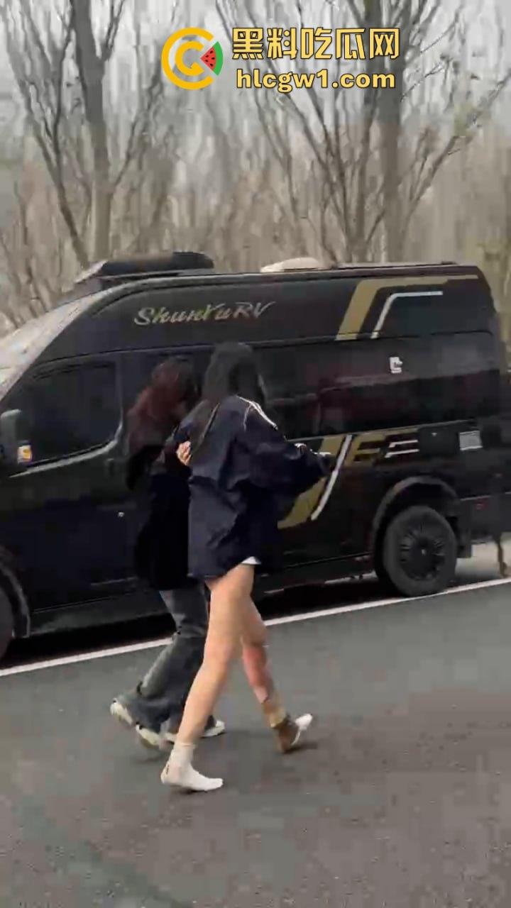 辽宁沈阳高速大巴车侧翻起火  50多名学生烧伤惨重 真实现场视频流出 第8张