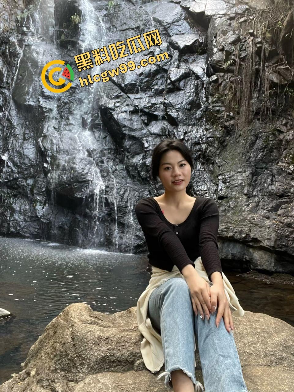 太原师范学院炮台骚母狗【谢允】与精壮男友酒店记录性爱,多体位各种爆操骚逼!独家曝光流出! 第2张 太原师范学院炮台骚母狗【谢允】与精壮男友酒店记录性爱,多体位各种爆操骚逼!独家曝光流出! 第2张