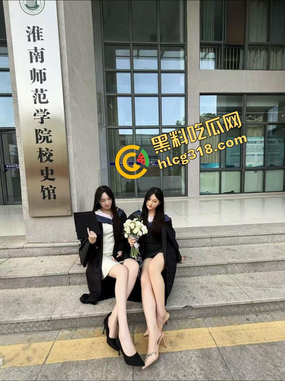 毕业照拍完直接口,大学妹子吃鸡时间曝光,骚腿外露舔得丝滑吃的不是肯德基,是男友带来的原味鸡巴! 第7张 毕业照拍完直接口,大学妹子吃鸡时间曝光,骚腿外露舔得丝滑吃的不是肯德基,是男友带来的原味鸡巴! 第7张