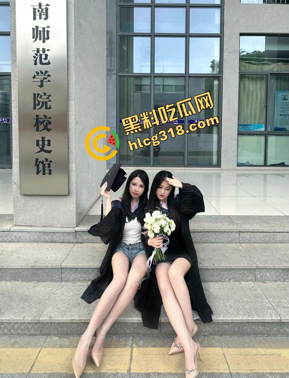 毕业照拍完直接口,大学妹子吃鸡时间曝光,骚腿外露舔得丝滑吃的不是肯德基,是男友带来的原味鸡巴! 第8张 毕业照拍完直接口,大学妹子吃鸡时间曝光,骚腿外露舔得丝滑吃的不是肯德基,是男友带来的原味鸡巴! 第8张