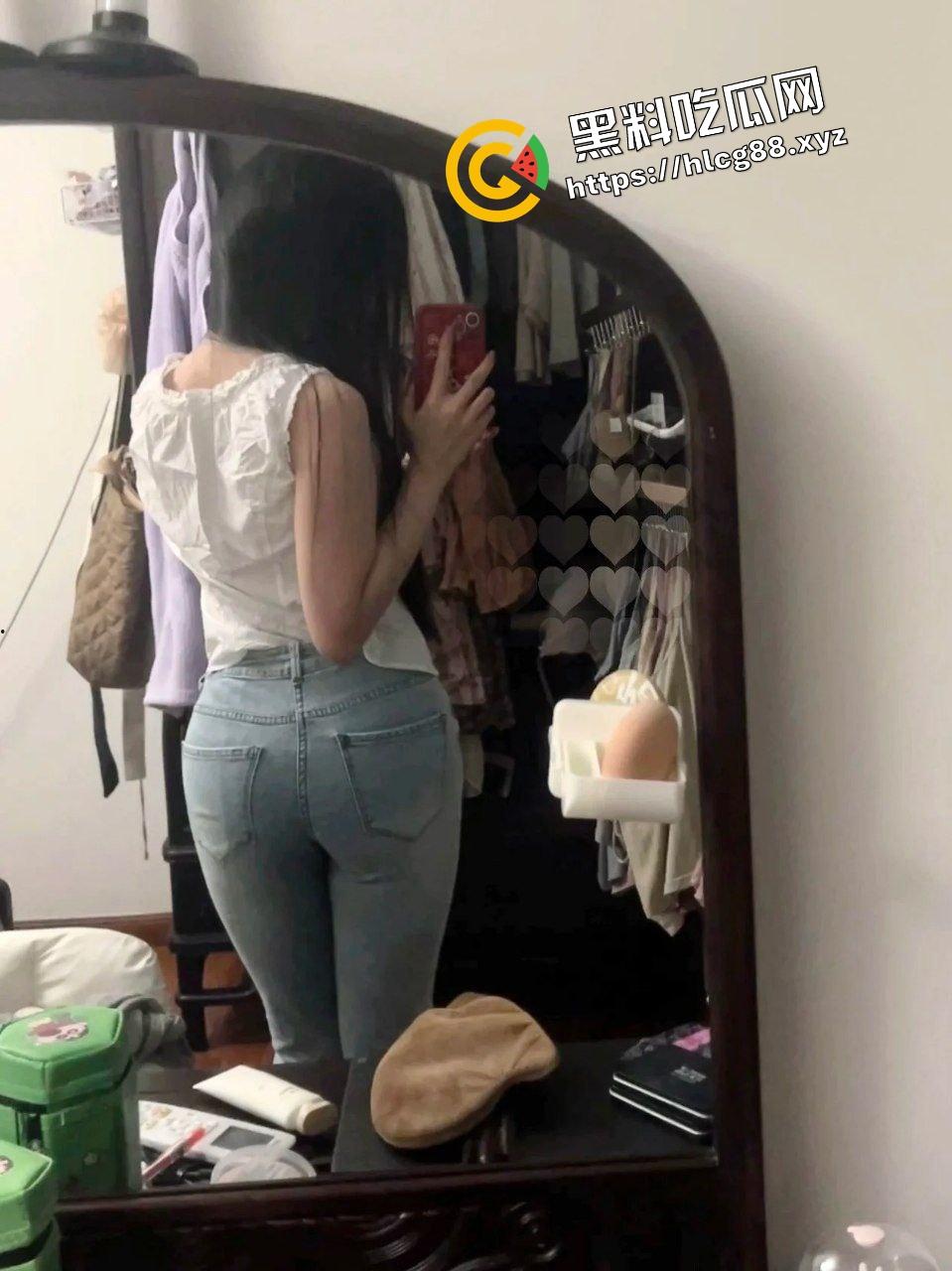 绿帽奴肾虚秒男没性能力秒射,喊上非洲黑人小伙SM爆操淫妻,自己则在一旁观赏加油助威! 第4张 绿帽奴肾虚秒男没性能力秒射,喊上非洲黑人小伙SM爆操淫妻,自己则在一旁观赏加油助威! 第4张