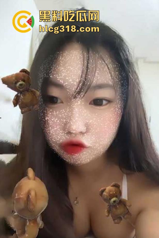 湖南长沙微胖巨乳【林嘉欣】与男友自拍性爱视频流出，极品馒头逼被大屌暴虐，淫水泛滥！  第1张