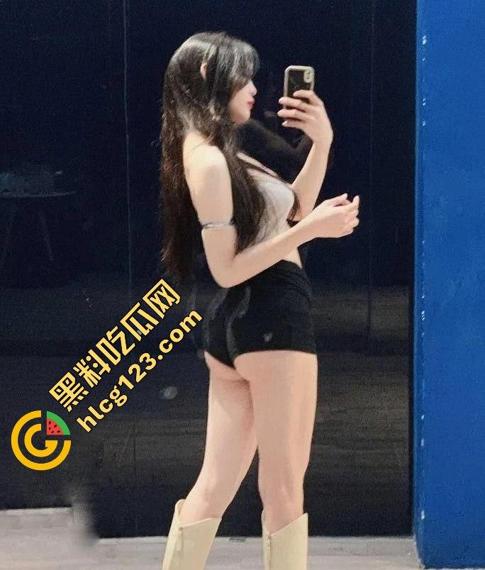 抖音小网红『甲辰年三月十四』惊现激情开房视频，榜一大哥电动小马达式抽插！  第2张