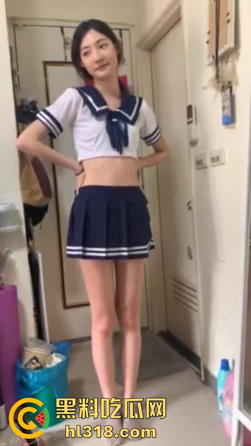 摄影师私拍长腿嫩妹，顶级身材颜值女神，逆天大长腿配饱满蜜桃臀，这种嫩模谁能扛得住啊！  第2张