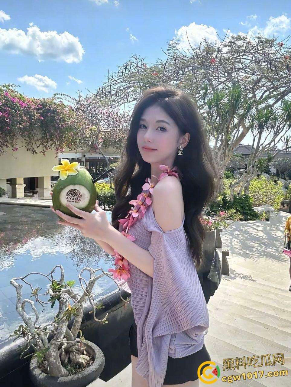 约炮大神【我的枪好长】 黑丝御姐调教新作，皮鞭抽屌玩性虐，指奸钻穴汁水飞溅，打桩爆操高潮迭起！  第1张