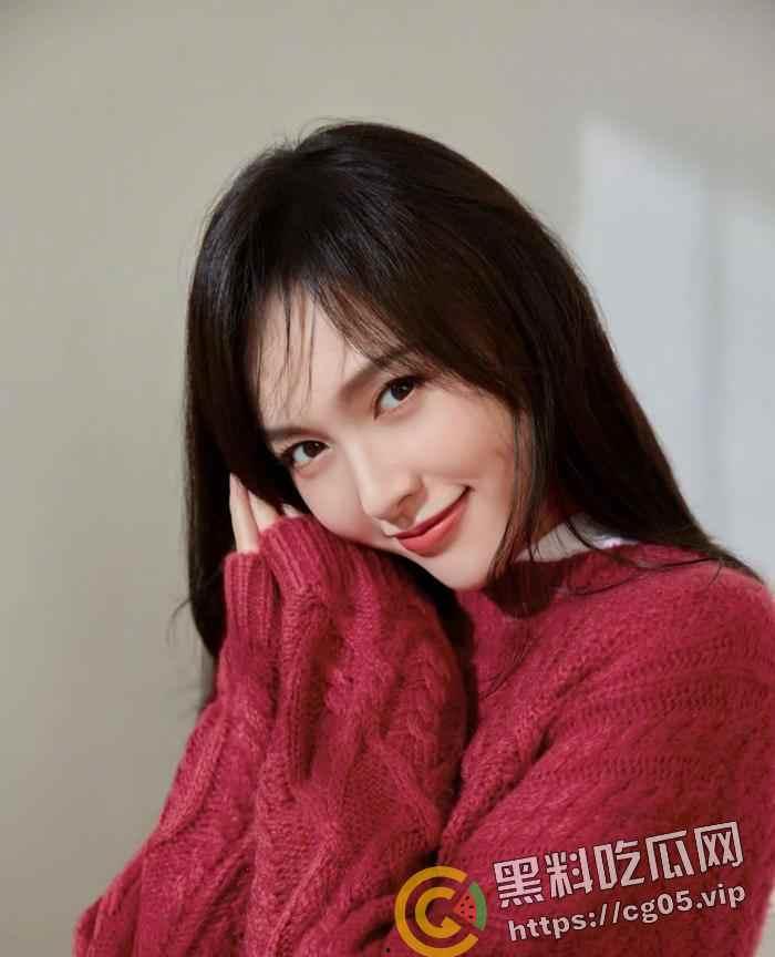 国民女神唐嫣早期黑历史 拍摄杂志写真婚礼装 裙底风光一览无余 原来童年女神是白虎  第8张