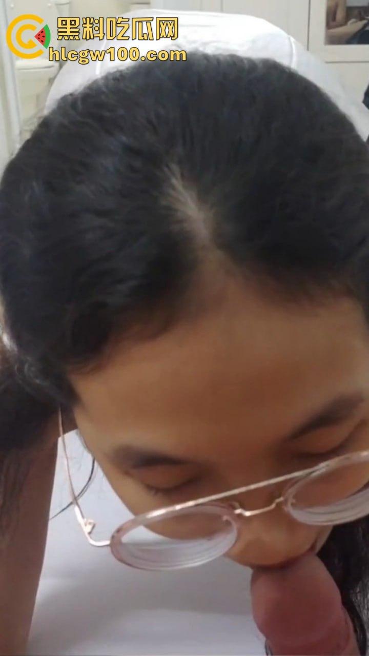 河北四眼学妹郭思彤竟然是调教界隐藏王者！JK妹子黑丝上阵，调教玩到极致，毒龙吃鸡经验老道，骚到让人头皮发麻！  第6张