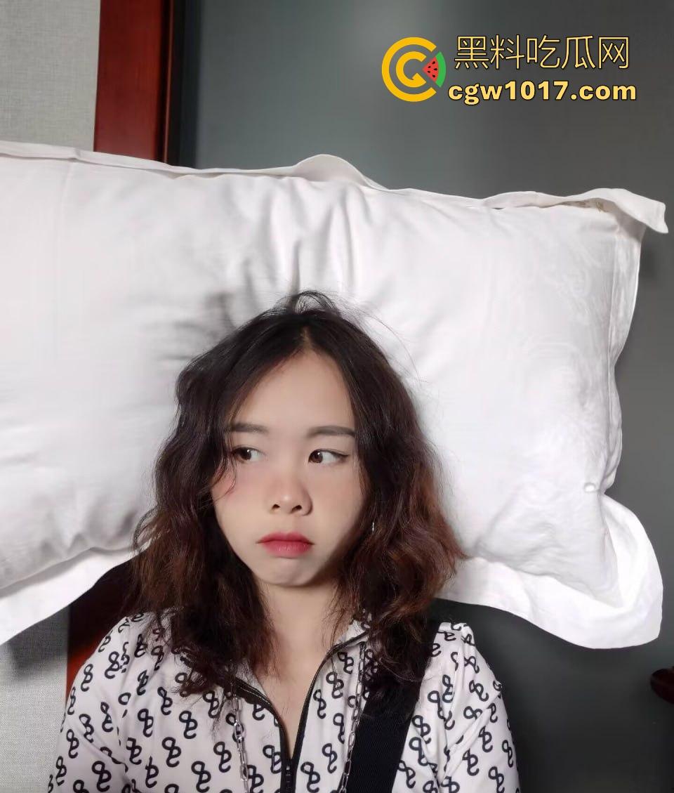 我的性感反差女友【康悠悠】性爱视频曝光,清纯可爱淫荡母狗,骑乘上位疯狂扭动,湿润私处闪耀光芒,大胆放纵! 第2张 我的性感反差女友【康悠悠】性爱视频曝光,清纯可爱淫荡母狗,骑乘上位疯狂扭动,湿润私处闪耀光芒,大胆放纵! 第2张