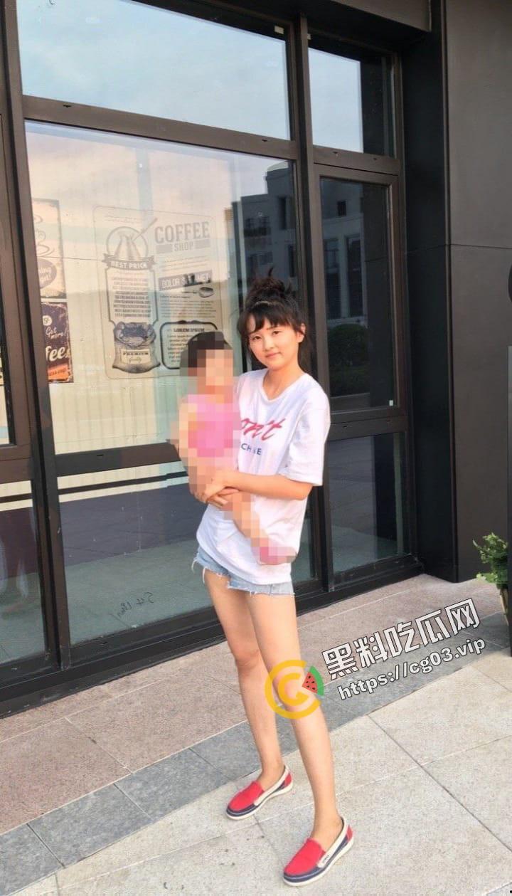 曝光！山西某电影院人事【李雪梅】婚内出轨男小三  还去聊骚男小四 情夫怒将其海量生活照 及裸照自慰视频流出 第2张