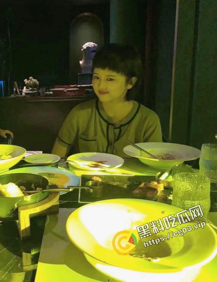 曝光！山西某电影院人事【李雪梅】婚内出轨男小三  还去聊骚男小四 情夫怒将其海量生活照 及裸照自慰视频流出 第11张