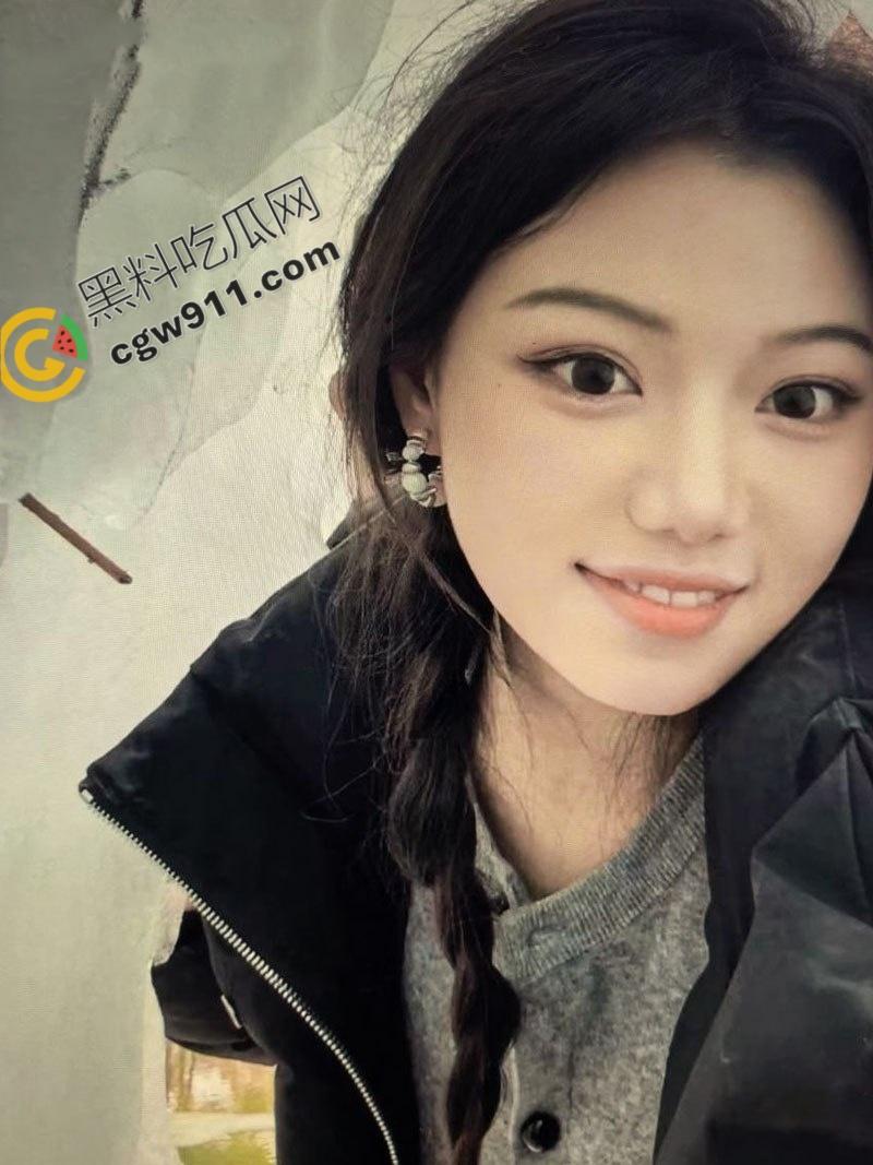 校园女神【刘茹】惊爆荒淫视频，奶子晃动，嫩穴淫水直流，69式舔吸酣畅淋漓，肉欲盛宴戳爆屏幕！  第2张