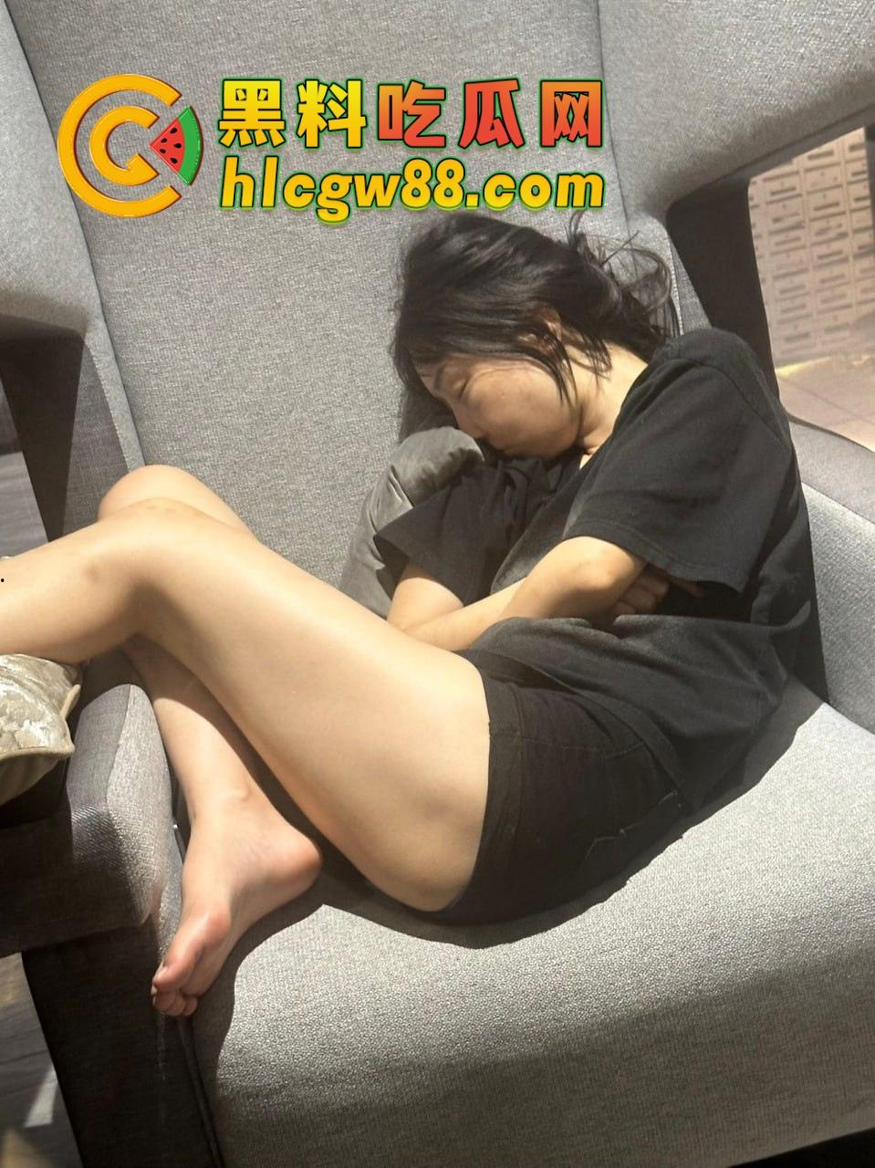 西安故事会『 孔祥奥』吸毒操逼大爆料，白富美皮气奴芯，几罐气就张腿让人干烂，去泰国玩当着警察的面还在吸！  第19张