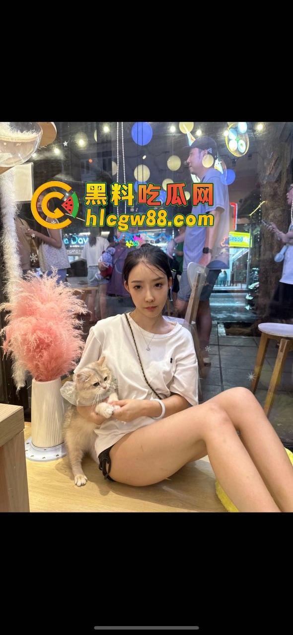 西安故事会『 孔祥奥』吸毒操逼大爆料，白富美皮气奴芯，几罐气就张腿让人干烂，去泰国玩当着警察的面还在吸！  第23张