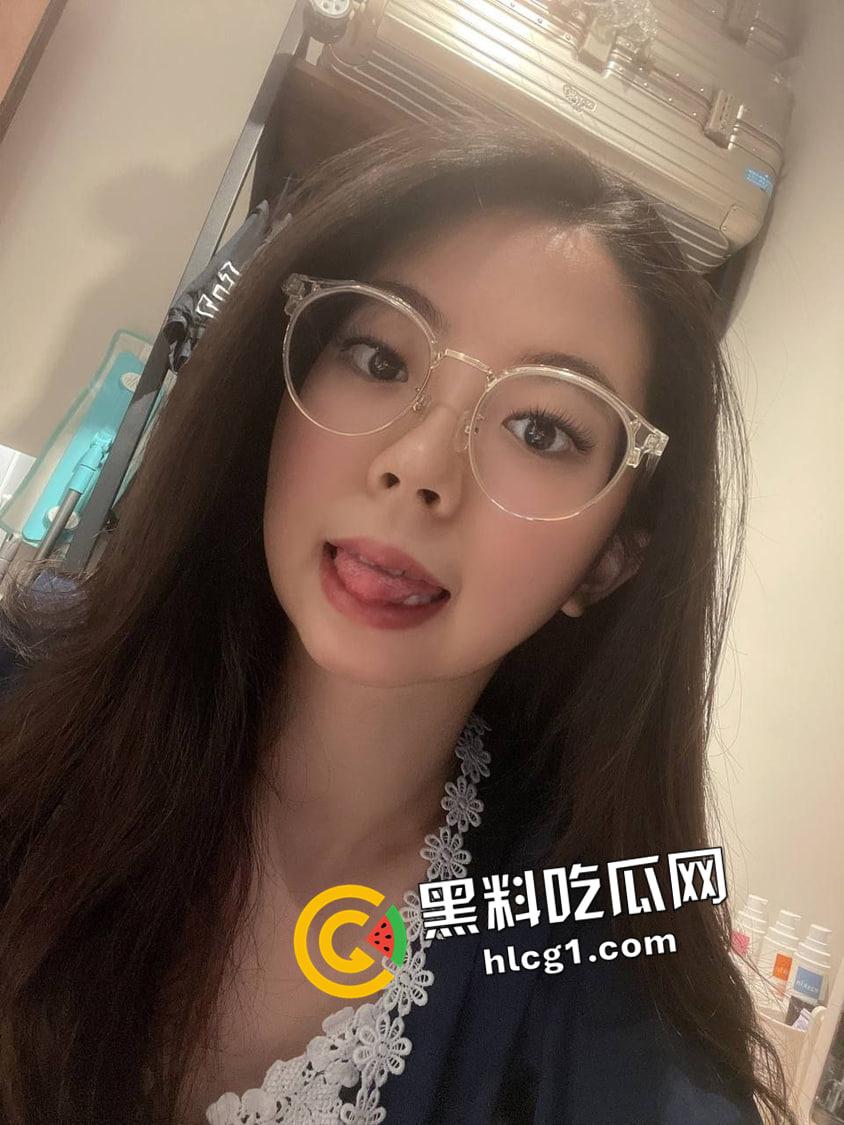 瓜友投稿！风骚女友超骚浪叫 捏下奶子就洪水泛滥 清纯的眼神大大的性欲  第5张