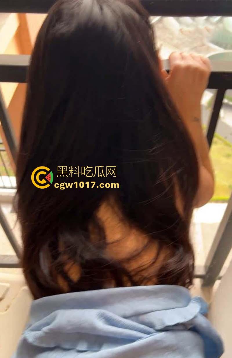 口交新玩法!可乐加跳跳糖,一口可乐一口跳跳糖再加一口鸡巴,解锁新玩法直接效果爆炸,骚货嫂子怎么什么都会啊! 第4张 口交新玩法!可乐加跳跳糖,一口可乐一口跳跳糖再加一口鸡巴,解锁新玩法直接效果爆炸,骚货嫂子怎么什么都会啊! 第4张